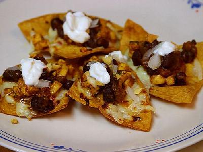 Photo Chicken And Black Bean Nachos Food