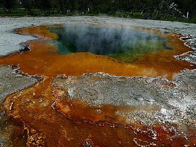 Photo Emerald Pool In Yellowstone Travel