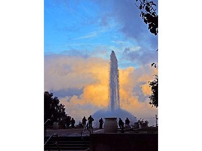 Photo Fountaine At Dusk Travel