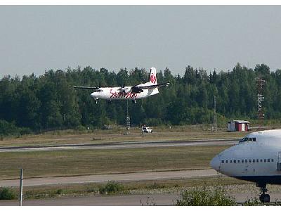 Photo Airplane Landing Vehicle