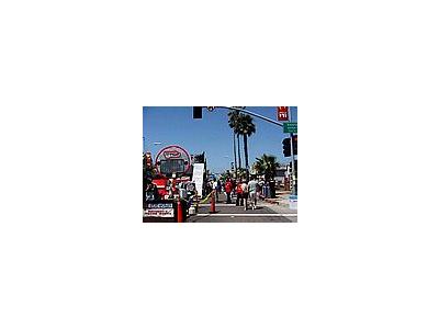 Photo Small Street 3 People