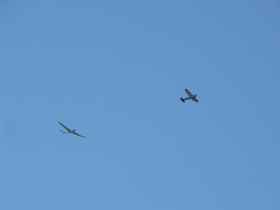 Photo Big Sailplane Towing 4 Vehicle